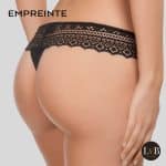Achterzijde van de Empreinte Cassiopee string 01151 zwart met verfijnde kanten tailleband.