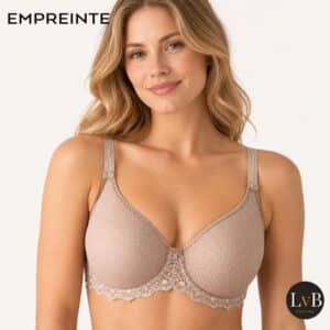 Model draagt de Empreinte Cassiopée Spacer Invisible BH in Rose Sauvage, vooraanzicht