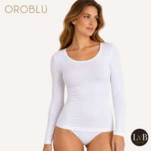 Model draagt witte Oroblu Dolce Vita dames longsleeve met ronde hals